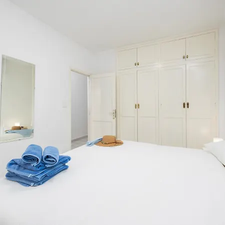 Apartment Jardines 1 *